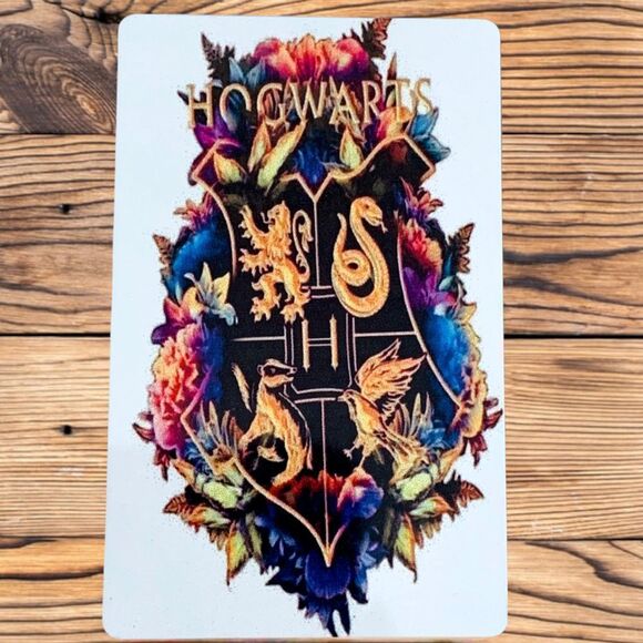 Hogwarts Magnet  - Picture 1 of 2